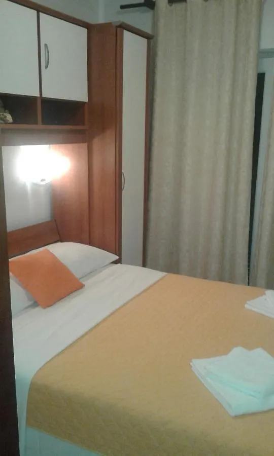 Apartment House Nono Povljana
