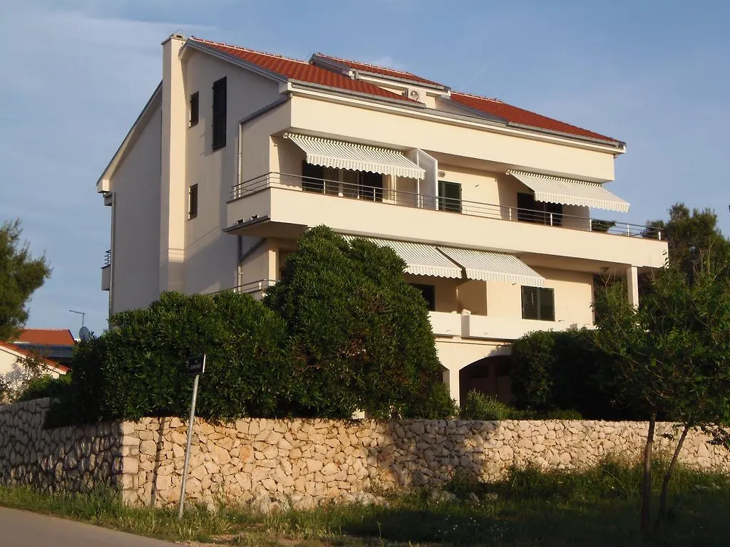 Apartment House Nono Povljana