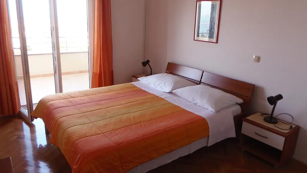 Apartment House Nono Povljana