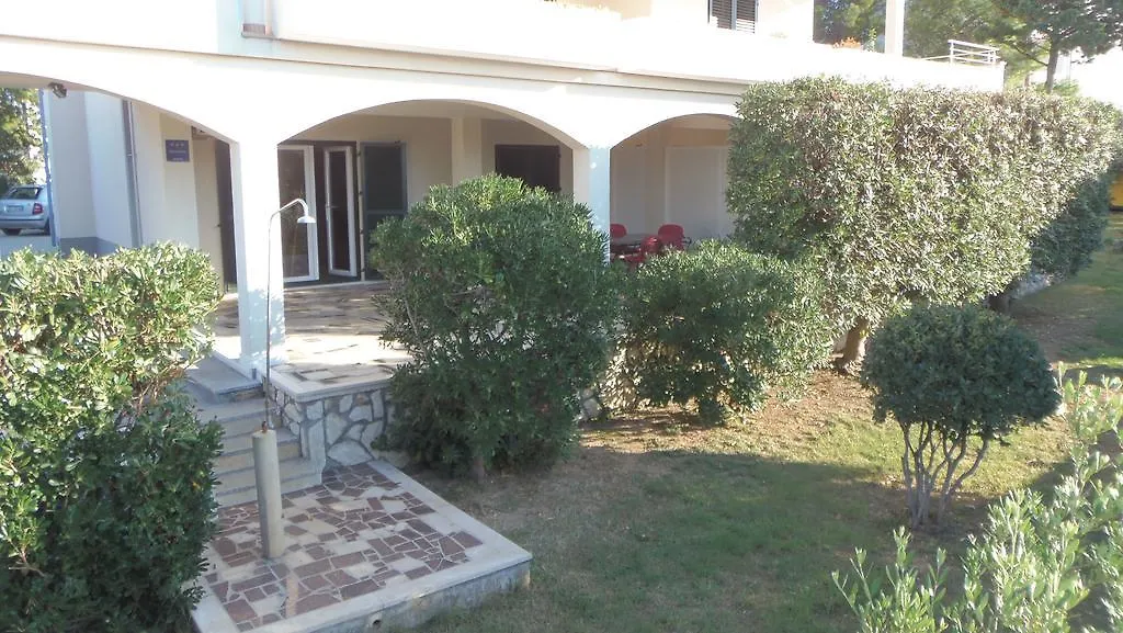 Apartment House Nono Povljana