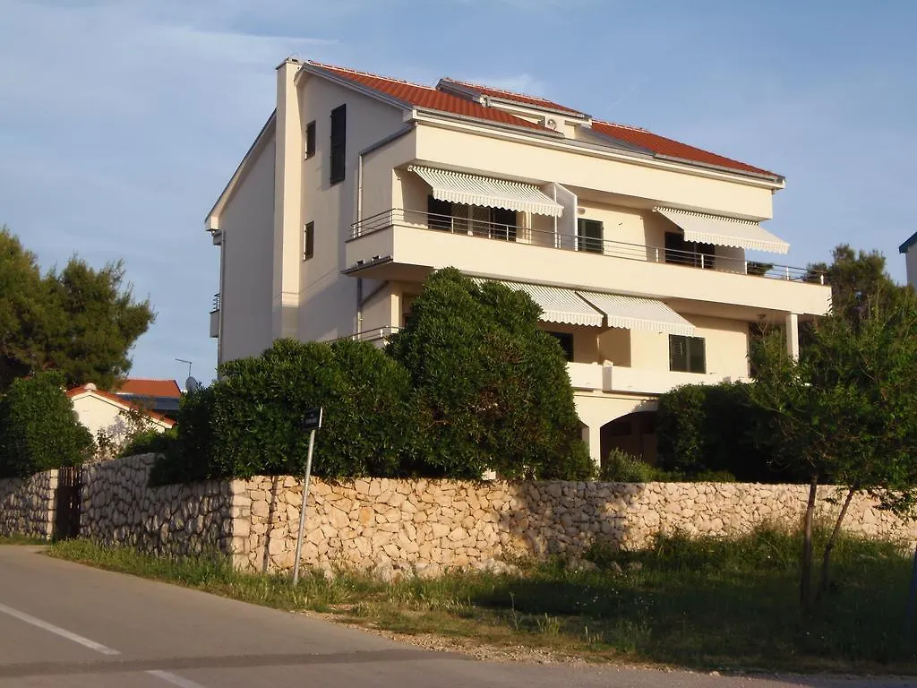 Apartment House Nono Povljana