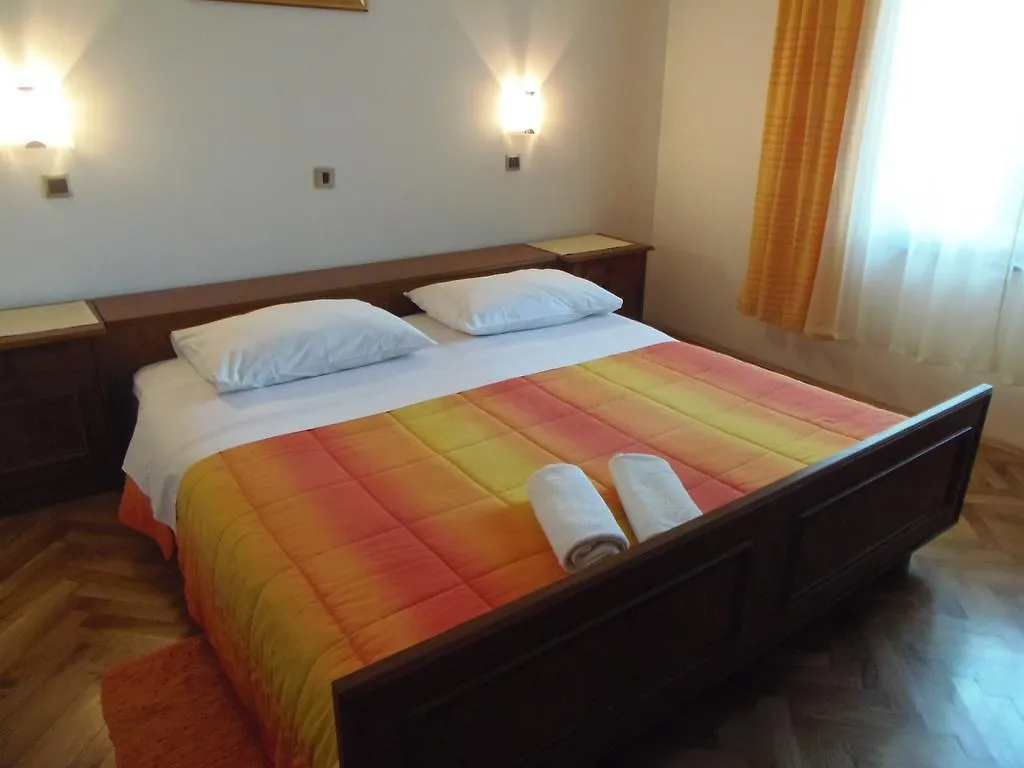 Apartment House Nono Povljana