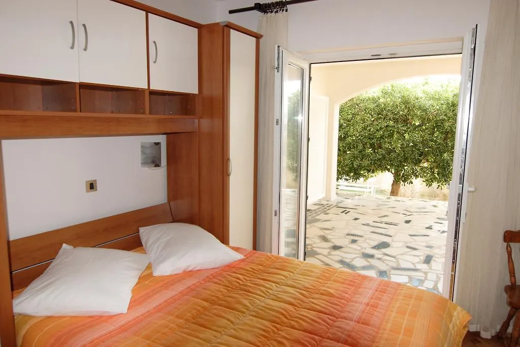 Apartment House Nono Povljana