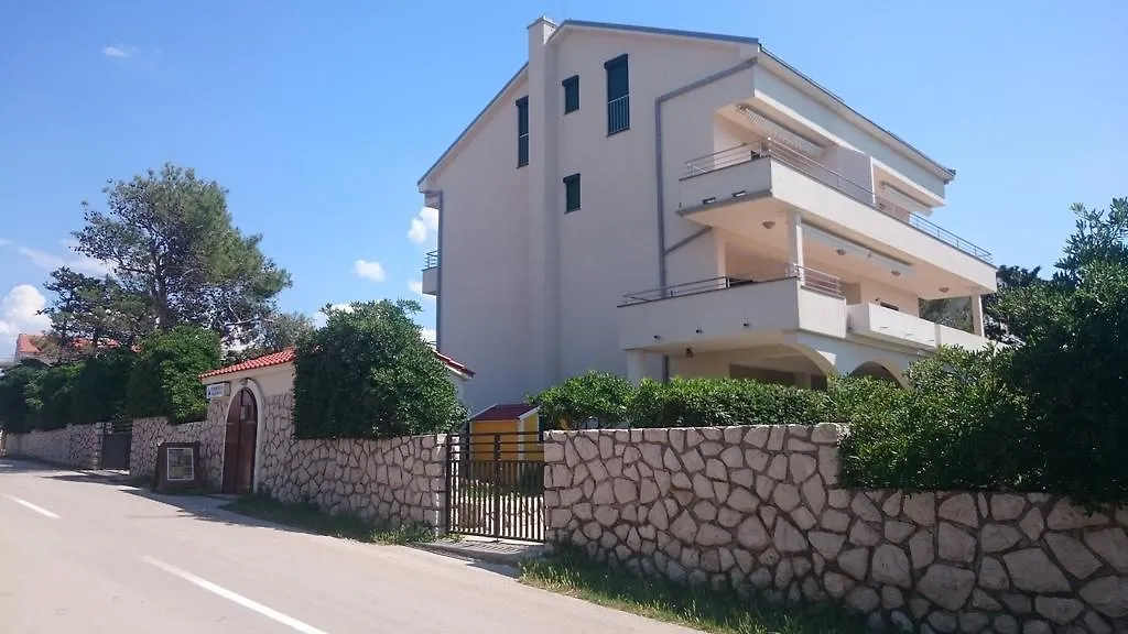 Apartment House Nono Povljana 0*,  Croazia