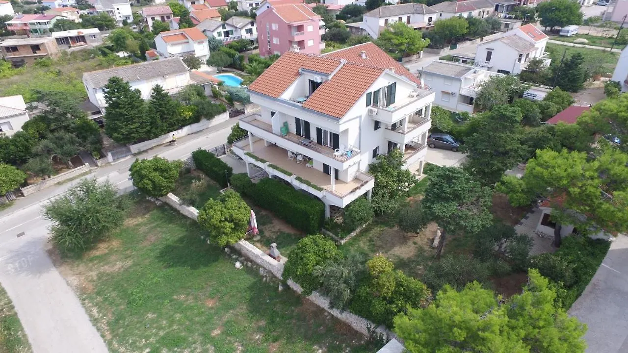 Apartment House Nono Povljana