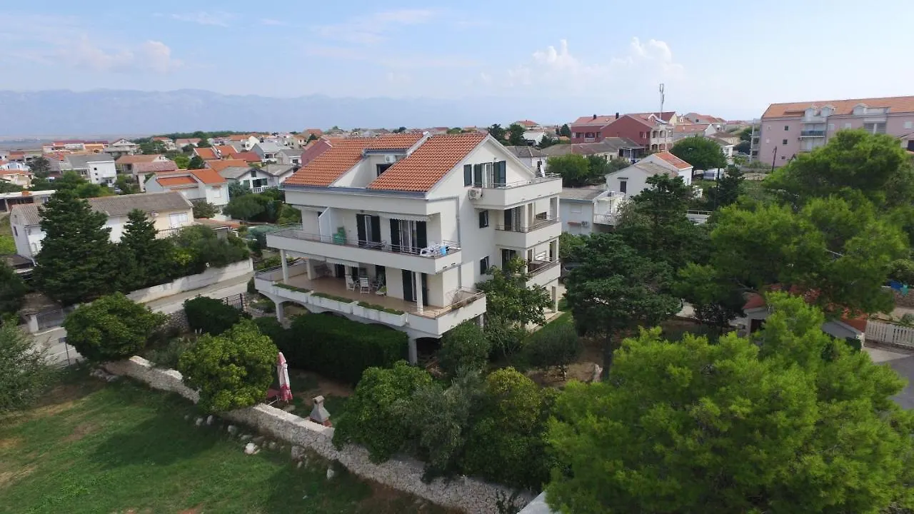 Apartment House Nono Povljana Kroatien